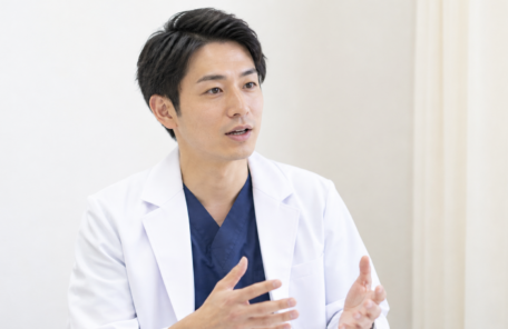 説明を行う男性医師